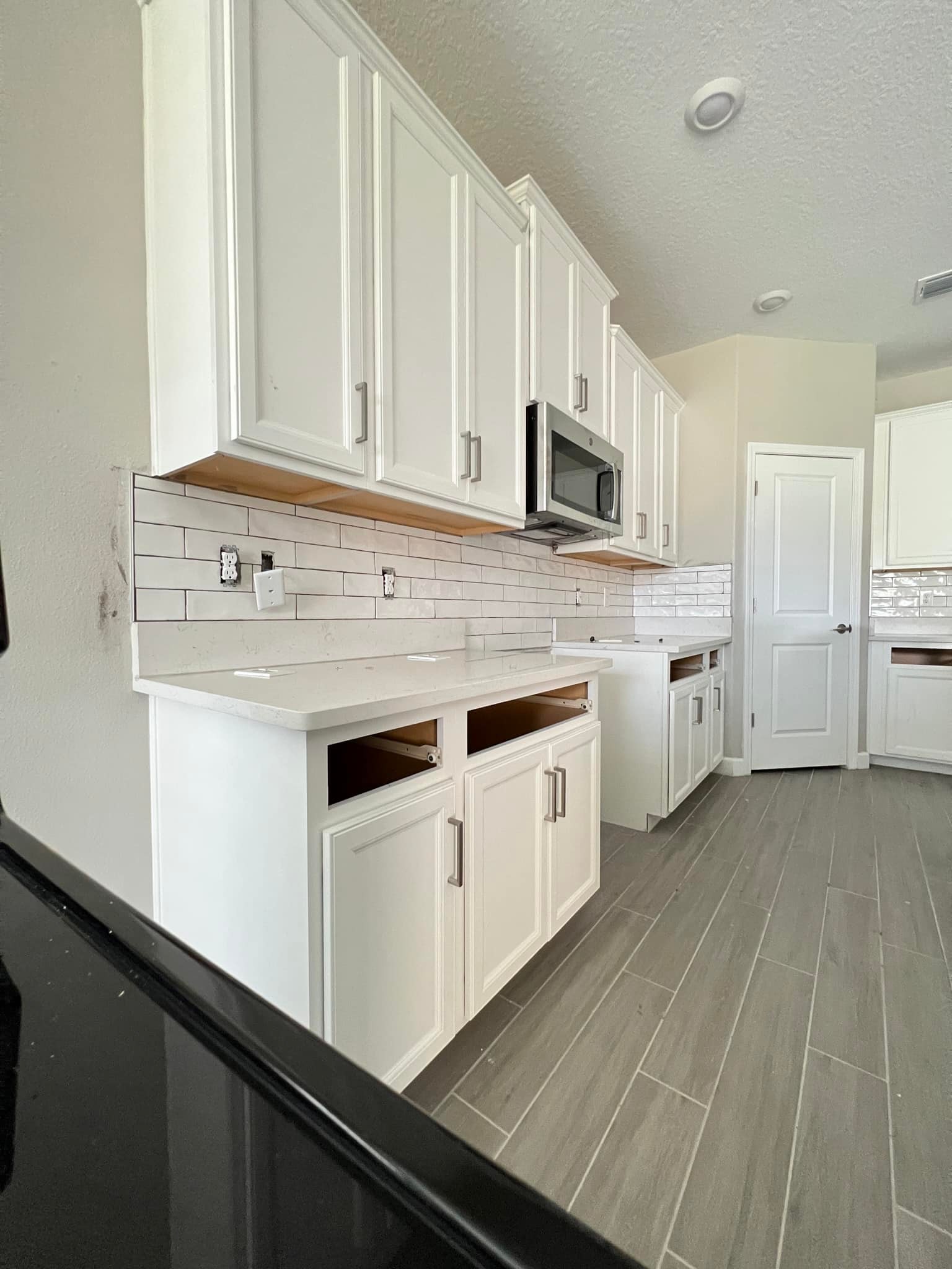 Open Kitchen vs Closed Kitchen Renovation: Which Layout Truly Fits Your Home?