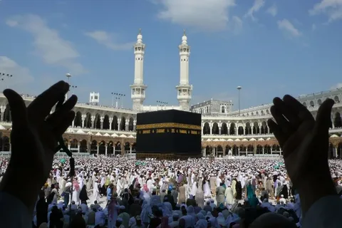 What Makes Mid-Summer Umrah Offers Perfect for School Holidays?