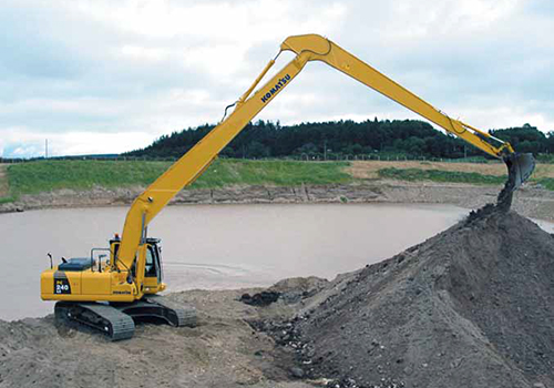 Long Reach Excavator Rental: Boost Efficiency on Large and Complex Jobs